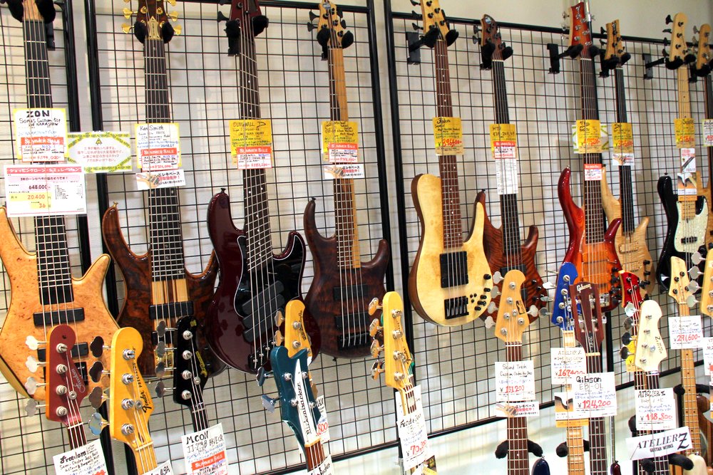 ベースコーナー