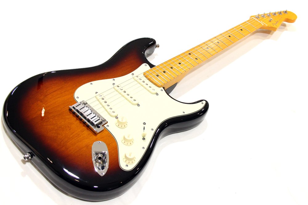 Fender_USA_American_Deluxe_Stratocaster_N3_V_Neck_2Color_Sunburst