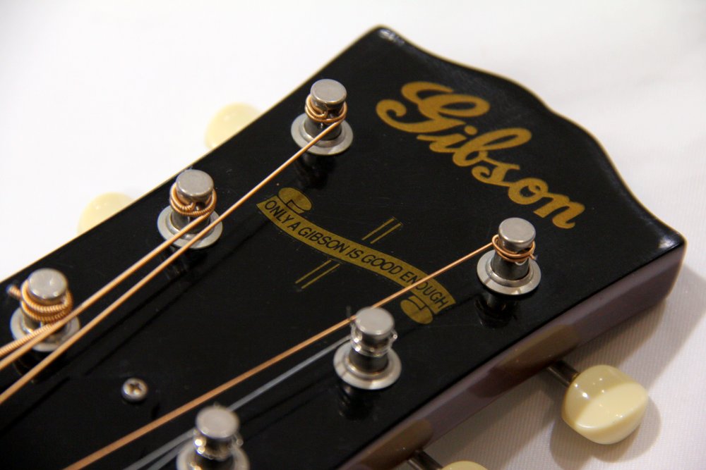 Gibson バナーロゴ